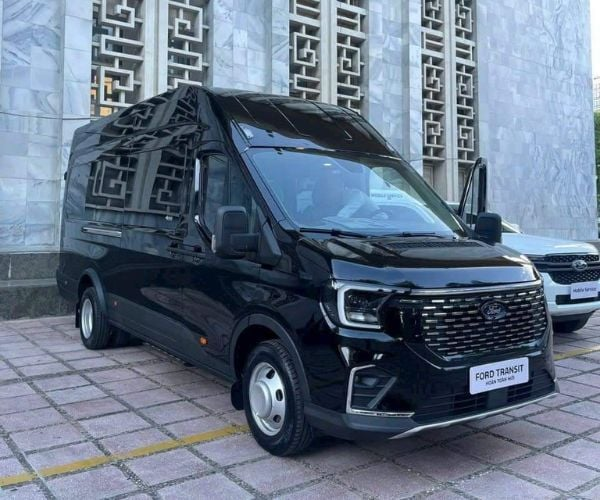 Thuê Xe 18 Chỗ Ngắn Hạn Tại Huy Đạt: Giải Pháp Di Chuyển Hoàn Hảo (Hà Nội, TPHCM, Đà Nẵng & Toàn Quốc)